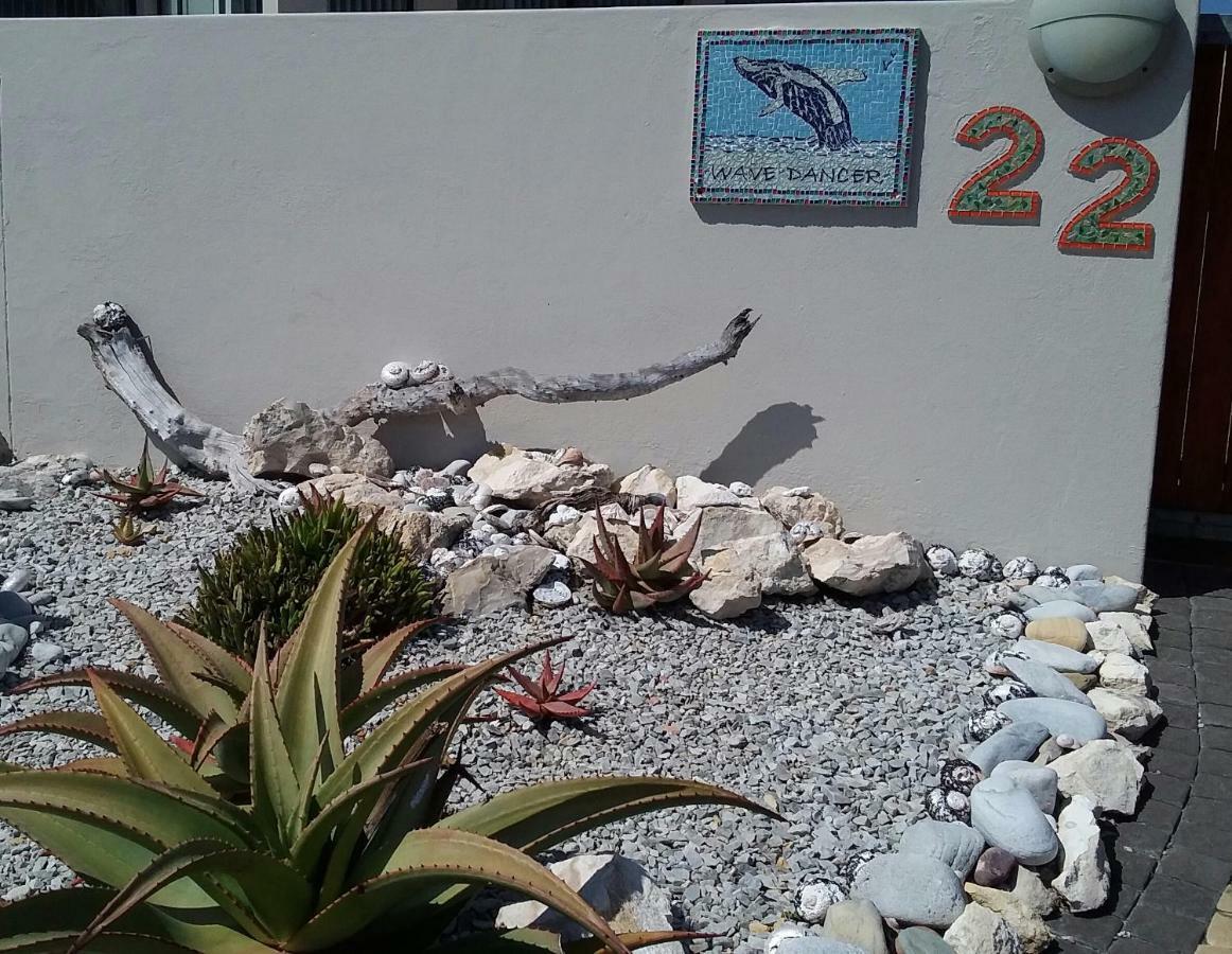 Wave Dancer Bed and Breakfast Gansbaai Exteriör bild