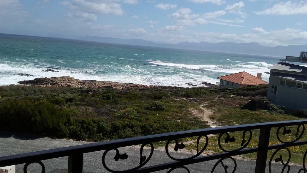 Wave Dancer Bed and Breakfast Gansbaai Exteriör bild